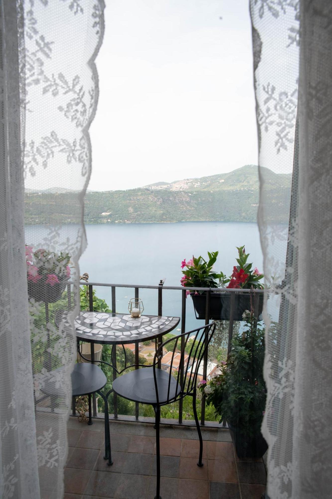 B&B Carpe Diem Vista Lago Castel Gandolfo Exterior foto